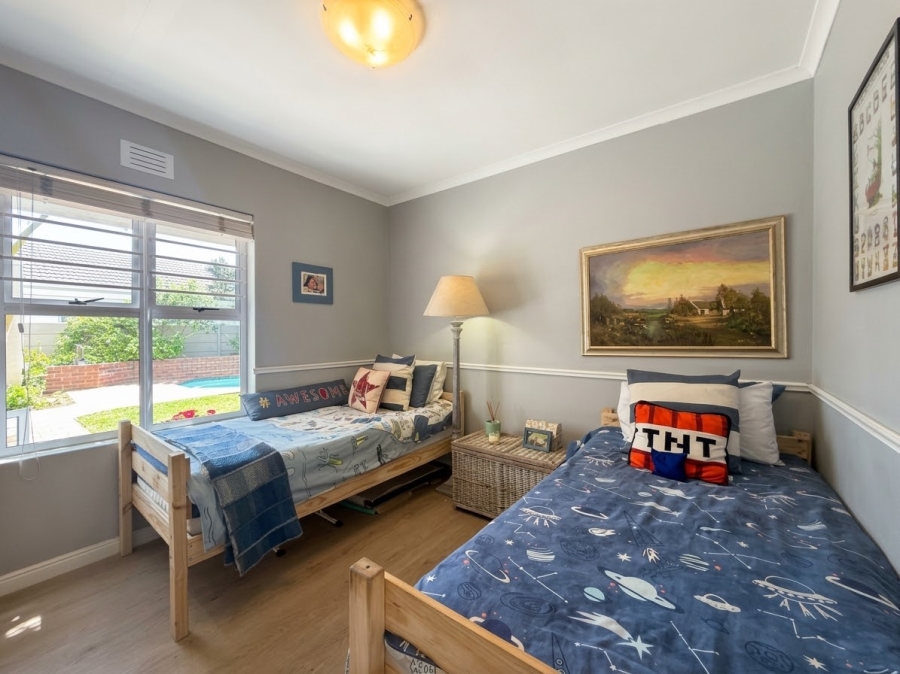 4 Bedroom Property for Sale in Sunningdale Western Cape